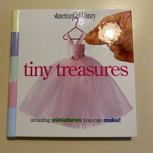 1998 American Girl Miniature Book